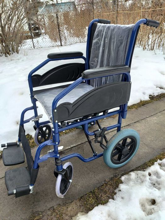 Продам инвалидную коляску