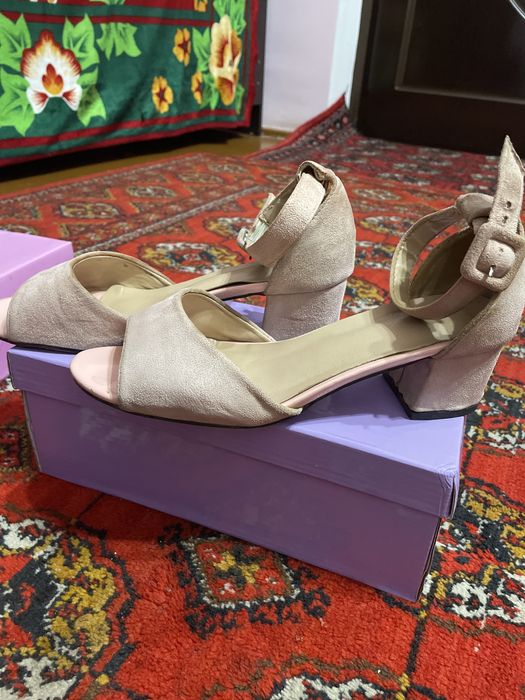 Женская обувь. Аёллар оёк кийими