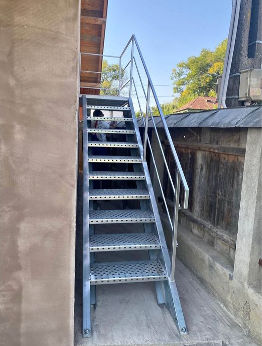 Confectionam scari zincate la orice dimensiune