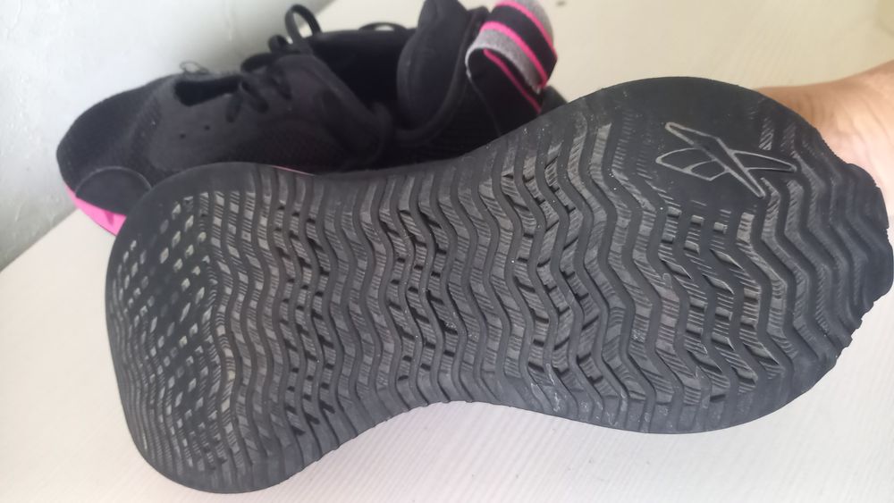 Продам кроссовки Reebok оригинал