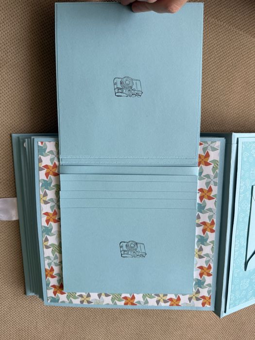 Албум за снимки - името отпред може да се смени.