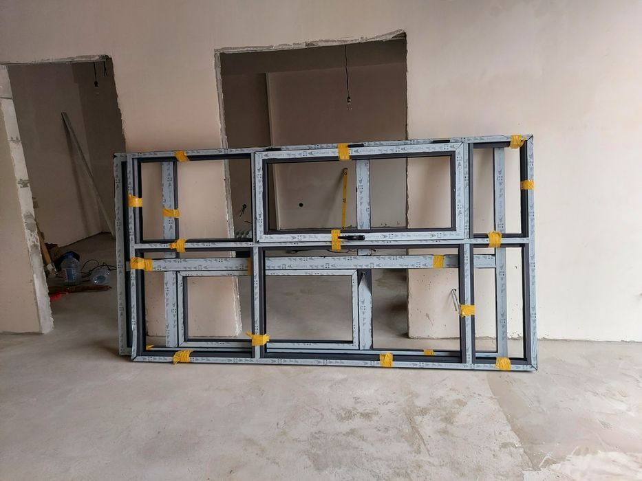 Продам вытражное окно. Алюминовый.