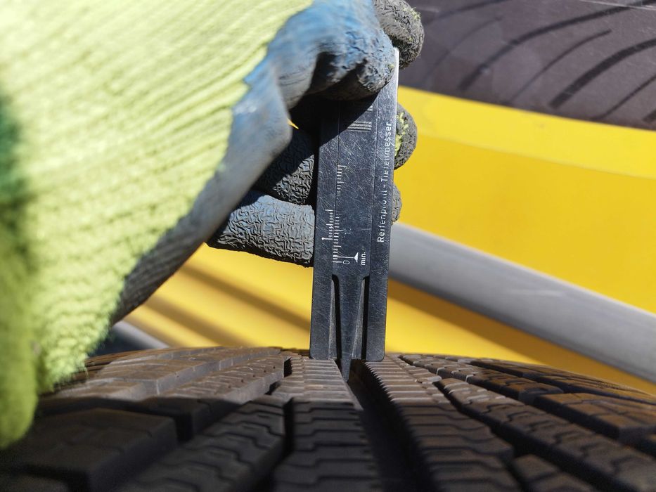 235/55/17 Uniroyal MS Plus77 103V XL 2018г 7+мм Проверени