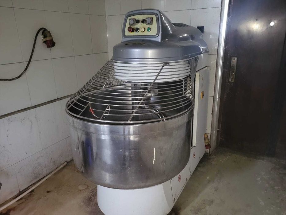 Vand utilaje brutarie si patiserie