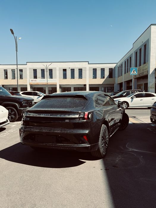 Zeekr 001 2025 — 2