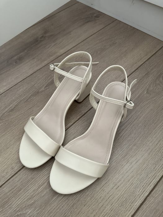 Бослножки беж размер 37