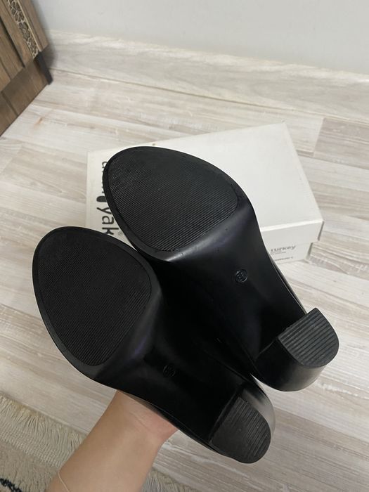 Женский черные туфли