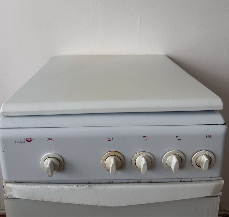 Продам газовую плиту