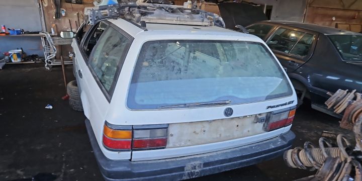 Lampa / Tripla stop stanga pe aripa Volkswagen VW Passat B3