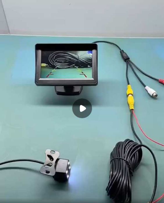 Камера за Паркиране  5MP HD с монитор паркиране сензор 4LED HD НОВО