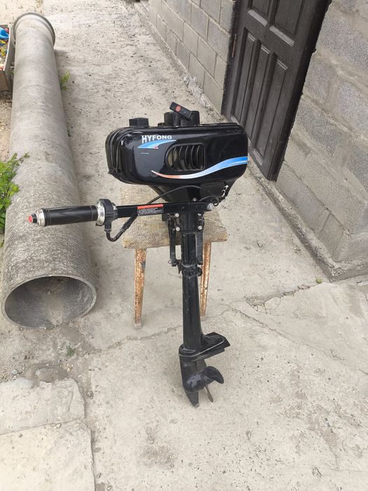 Продам бензиновый мотор для лодки