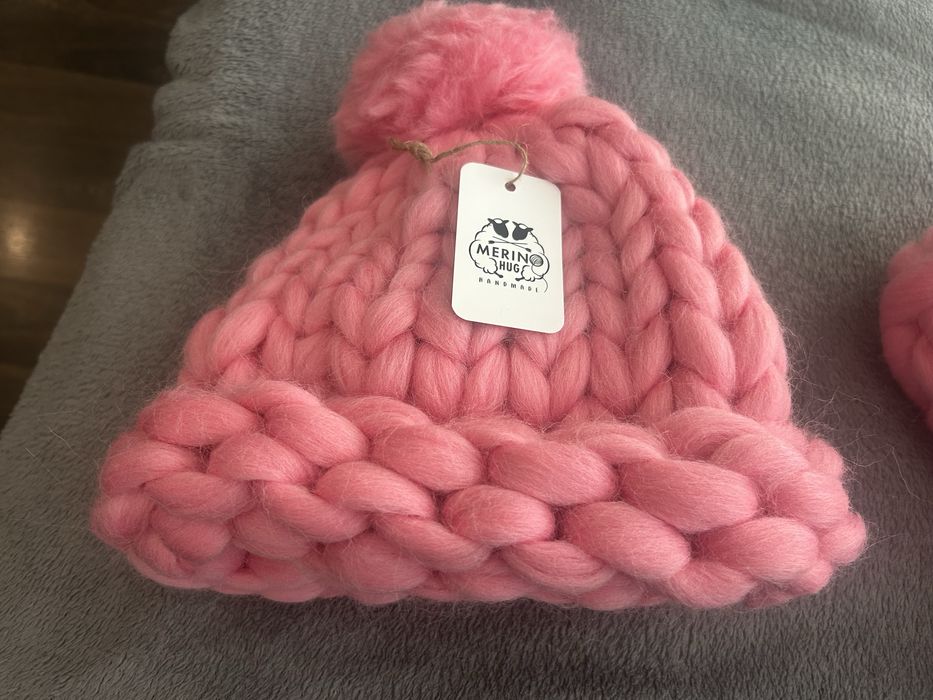 Шапка и шал , нови от мерино вълна