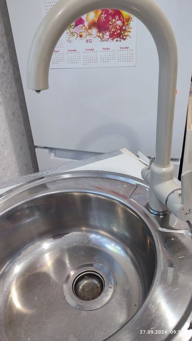 Продам смеситель для кухни