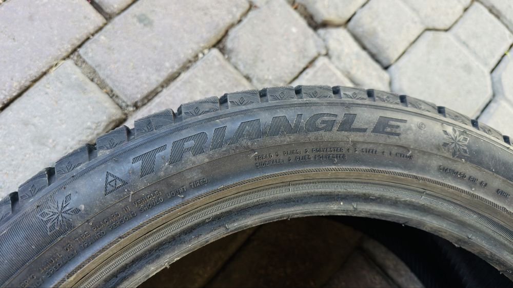 235/45/18 98V TRIANGLE