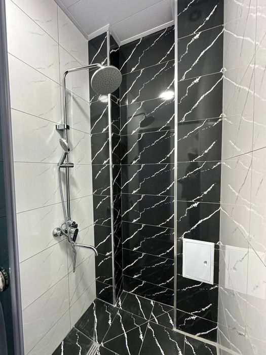 Срочно сотилади новостройка 79кв.м 3 хона 4 этаж 6 этажли домда.