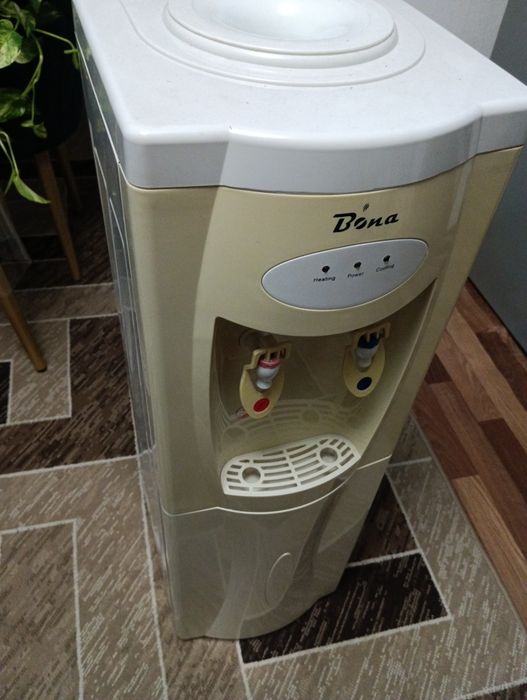 Продам напольный диспенсер