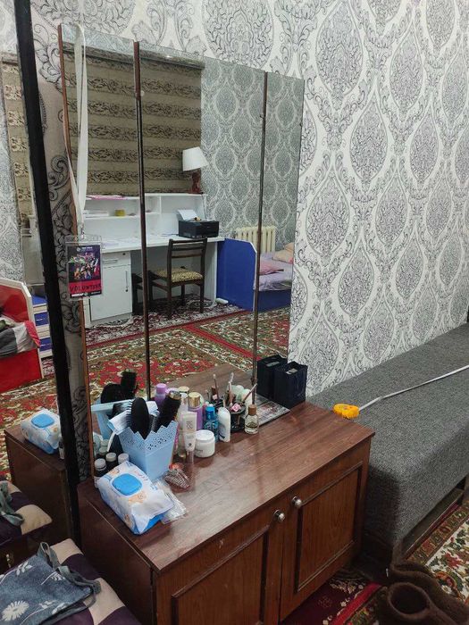 Ойна шкаф сотилади