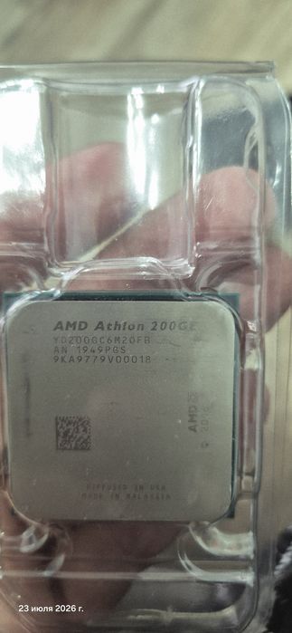 Продам Процессор AMD Athlon 200GE