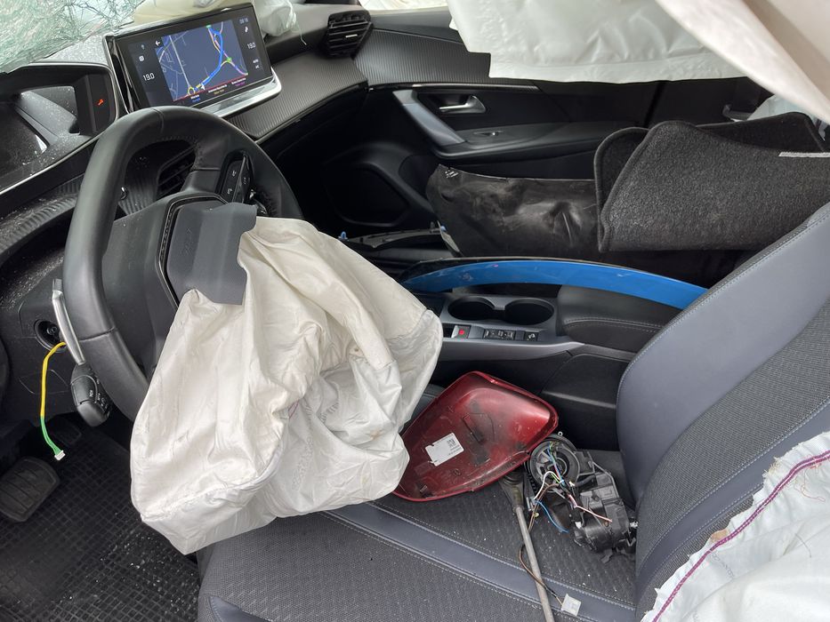 Peugeot 2008 1.2i STT 2020г. 30 000 км. На Части!