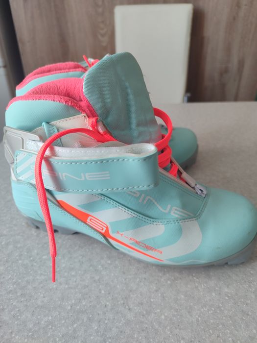 Лыжные ботинки Spine