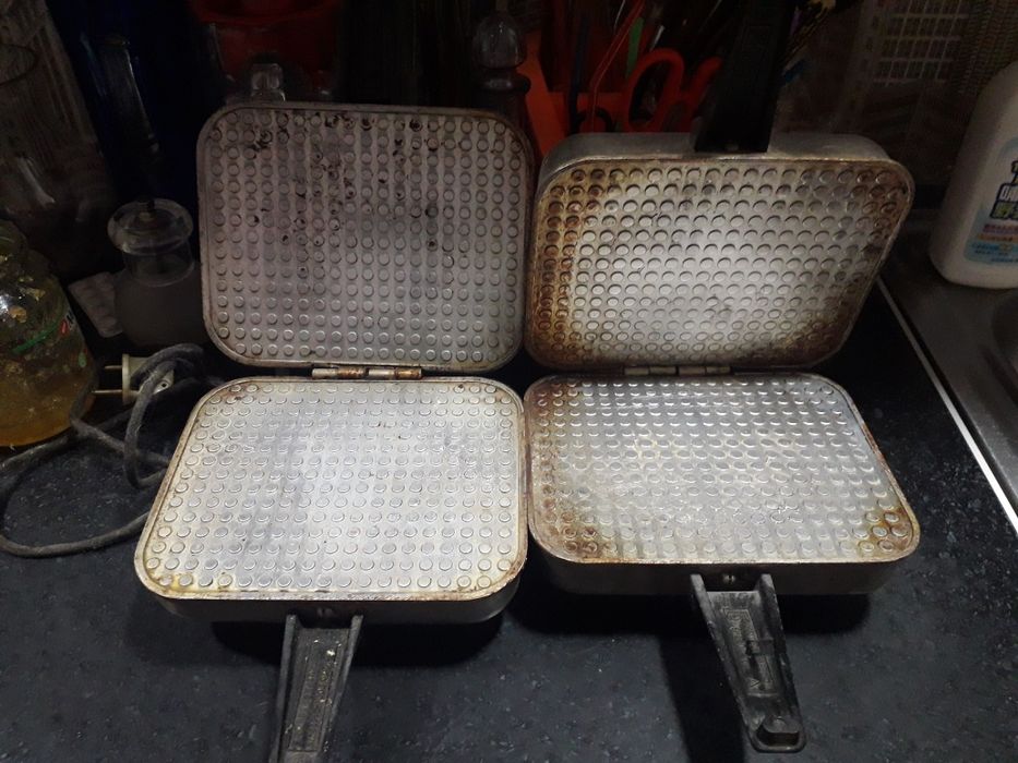 Соковыжималка и 2 электровафельници