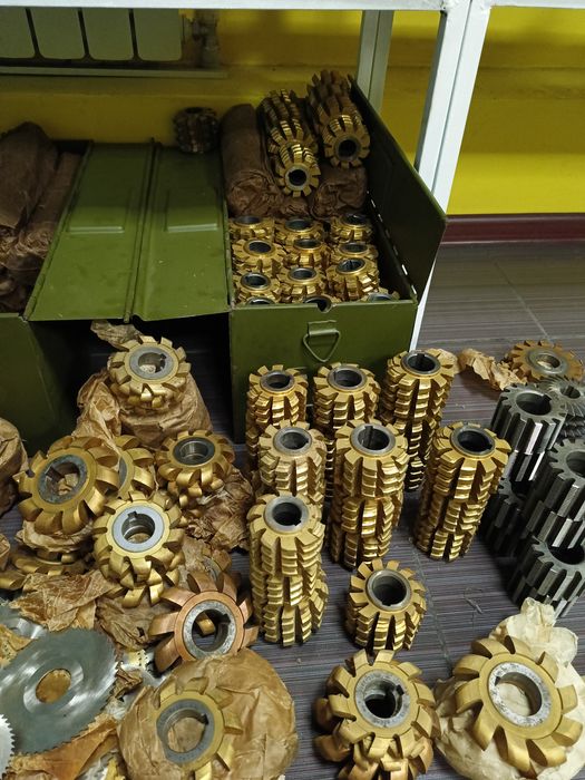 Токарные фрезерные инструменты