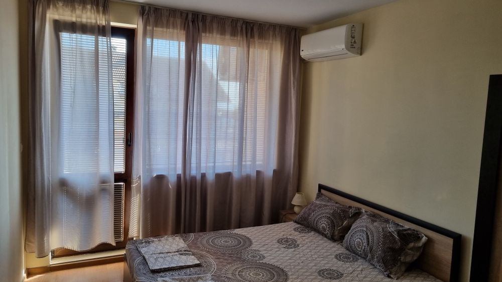 Дава се под наем Двустаен апартамент в Варна, м-т Акчелар - 60 кв.м за 459 € - Снимка #1