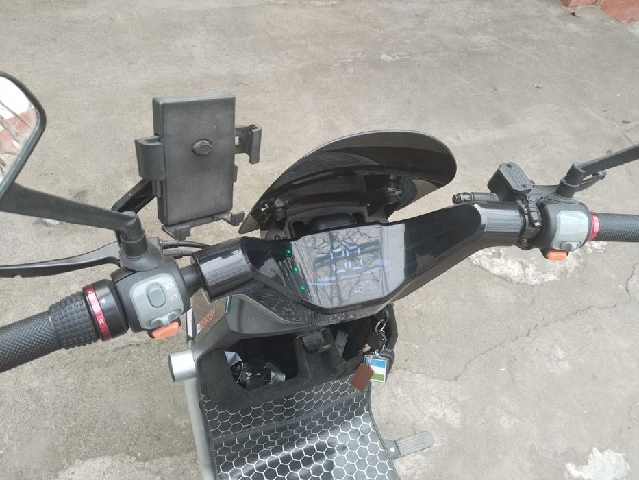 Sukuter sotiladi pachti yangi