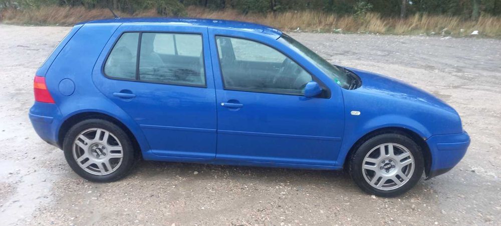 Продавам на части