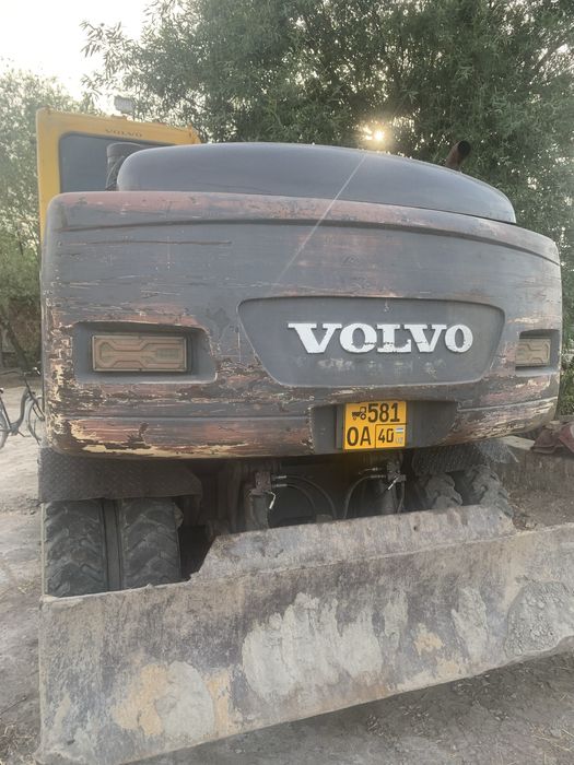 Volvo 130. Sotiladi.