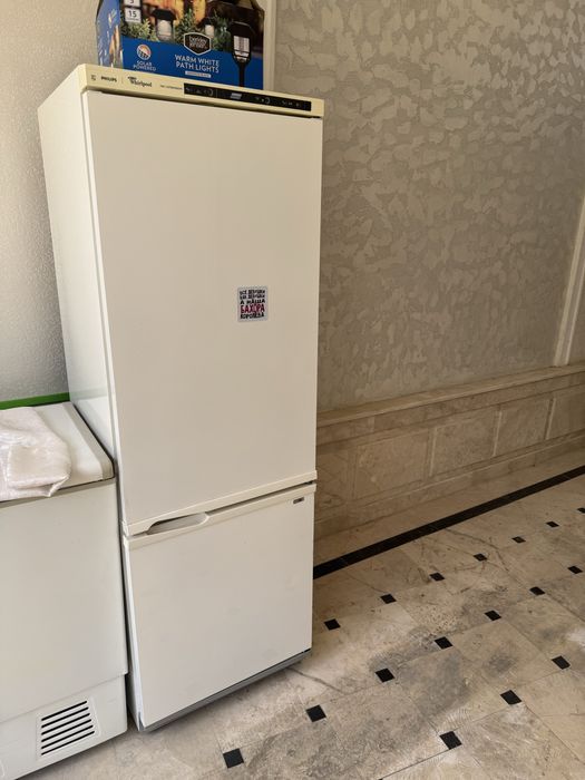 Продается двухкамерный холодильник марки FILIPS