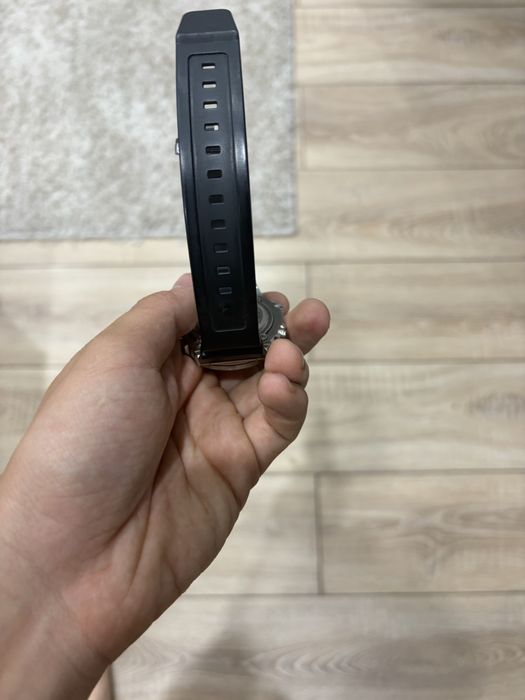 Продам оригинальные часы Casio