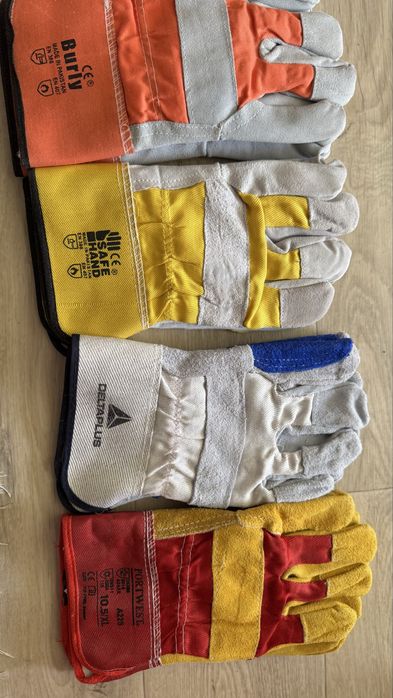 Перчатки в наличии