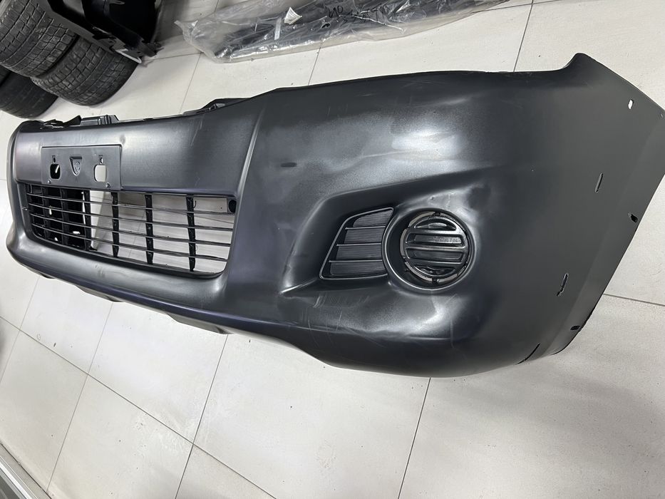 Бампер переднии Hilux