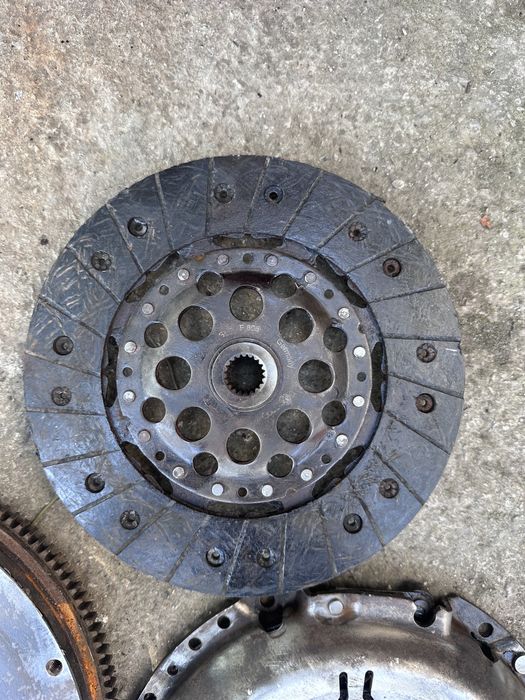 Демпфер/Притескател/феродо VW/AUDI 1.9 131HP