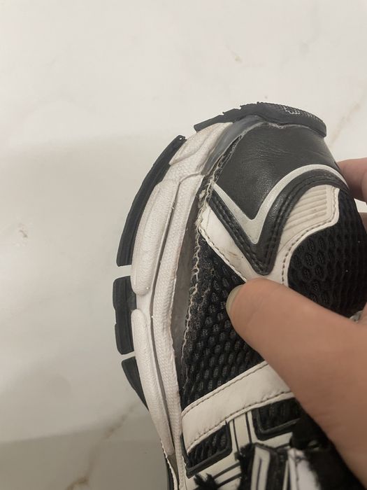 Balenciaga runner black and white
