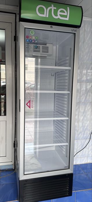 Витринный холодильник