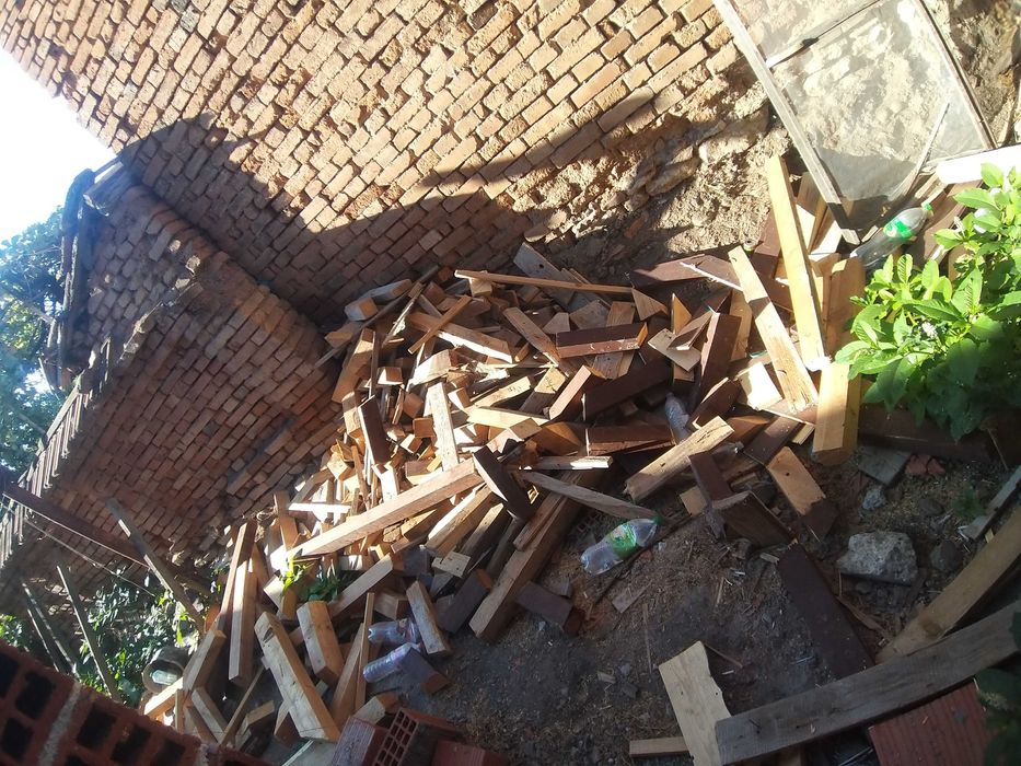 Дърва за огрев от покрив