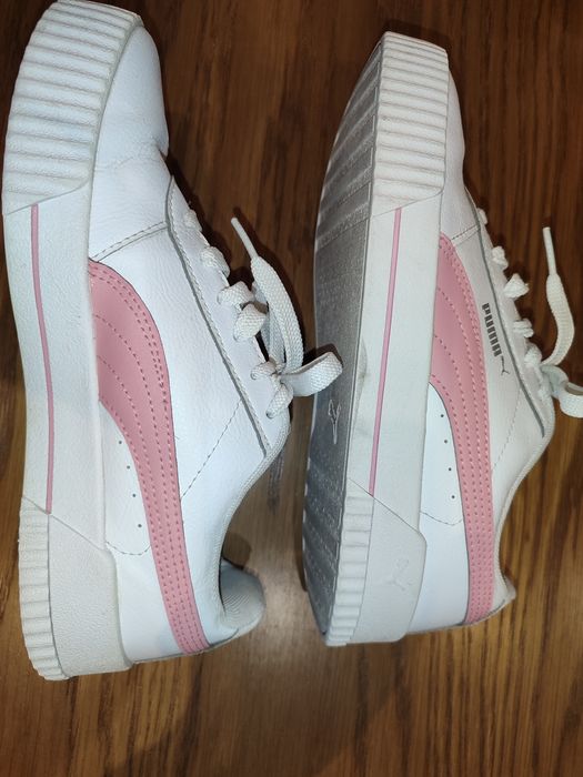 Спортни обувки Puma Carina