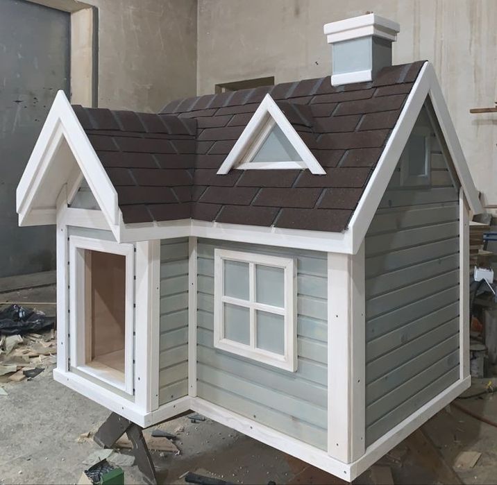 Cușcă de câine MODERNĂ izolata pe comandă