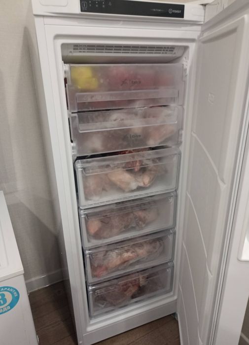 Продам морозильник