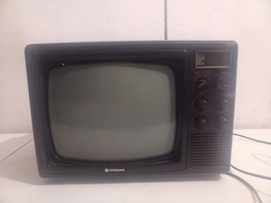 Телевизор HITACHI с кинескоп черно/Бял 220V 50Hz