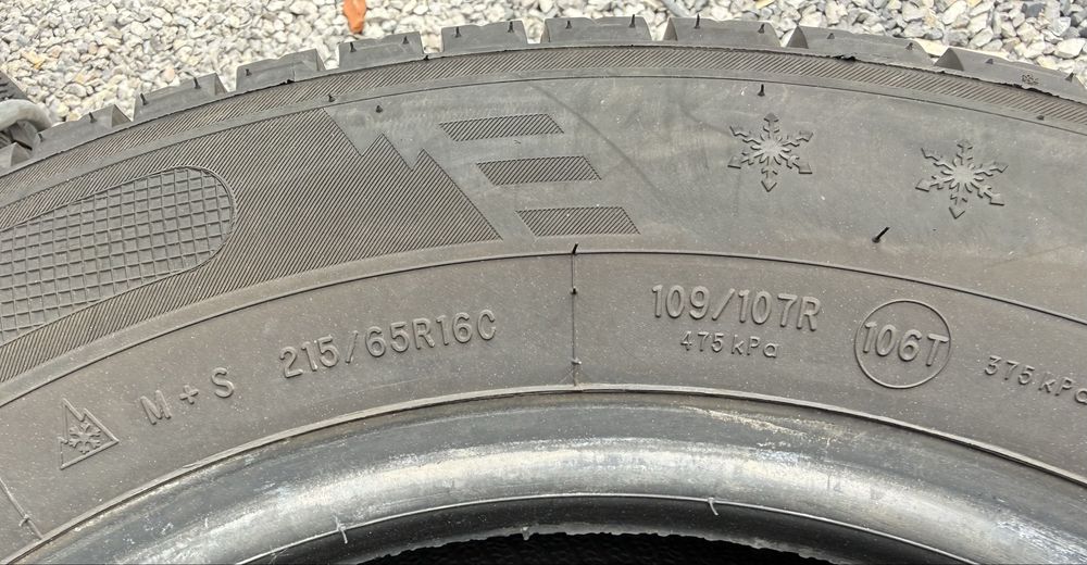 2бр 215/65/16ц на 9мм с 25дот Аустон