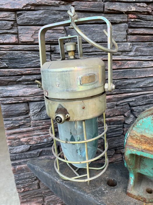 Lampa industrială antiexplozie