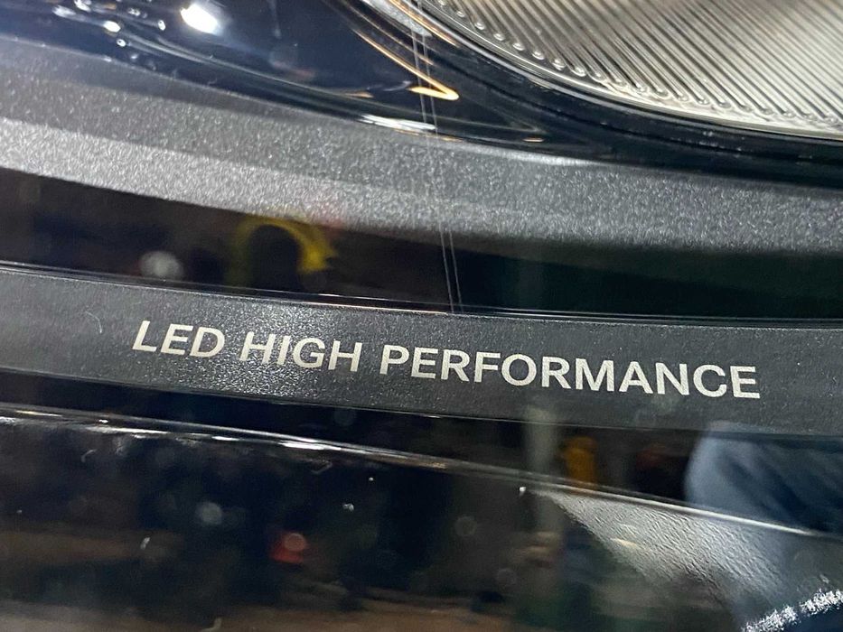 фар десен Mercedes EQE V295 HIGH Performance 2022-2025 г. #1037V