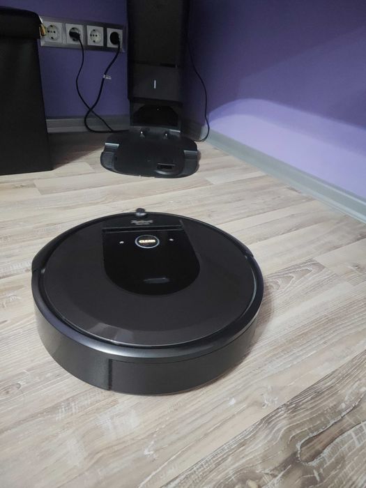 iRobot Roomba i7