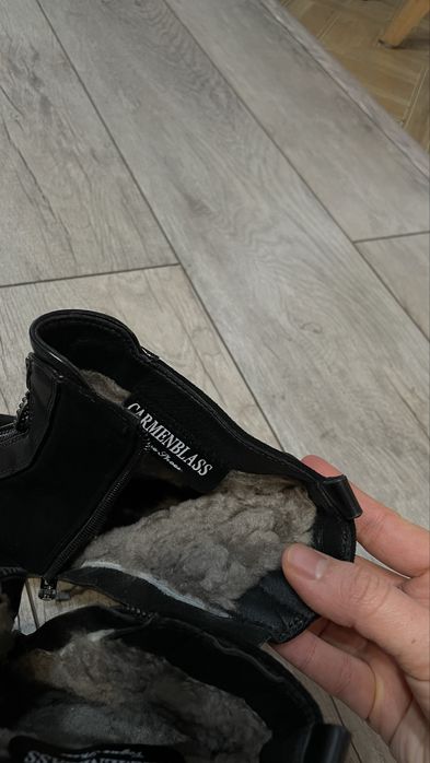 Продам сапоги новые