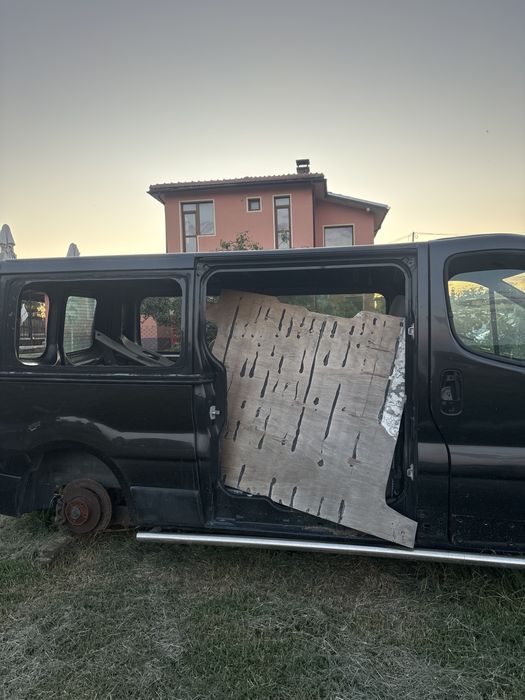 Рено трафик на части