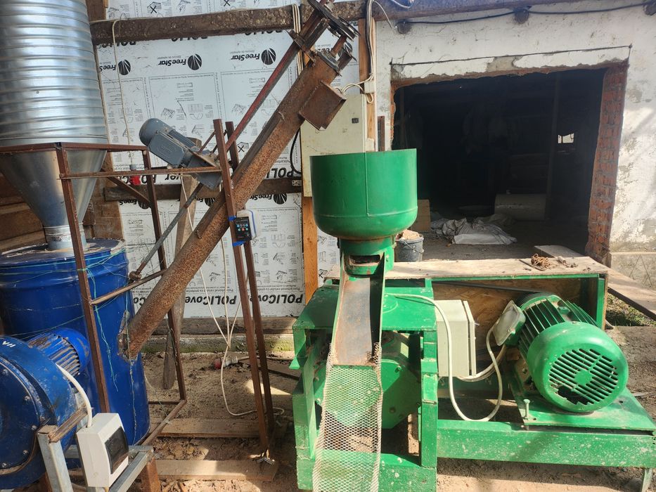 Se vinde linie de peleti