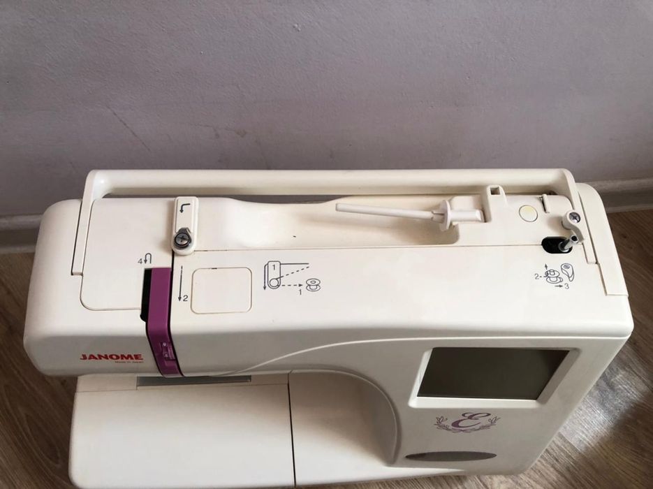 Швейная машина продам